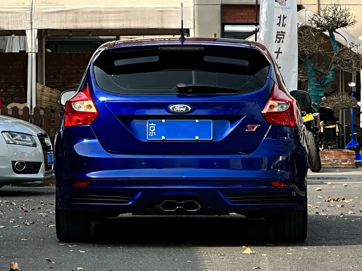 Ford Focus (Import) 2013 2.0T ST Standard Edition фото 21
