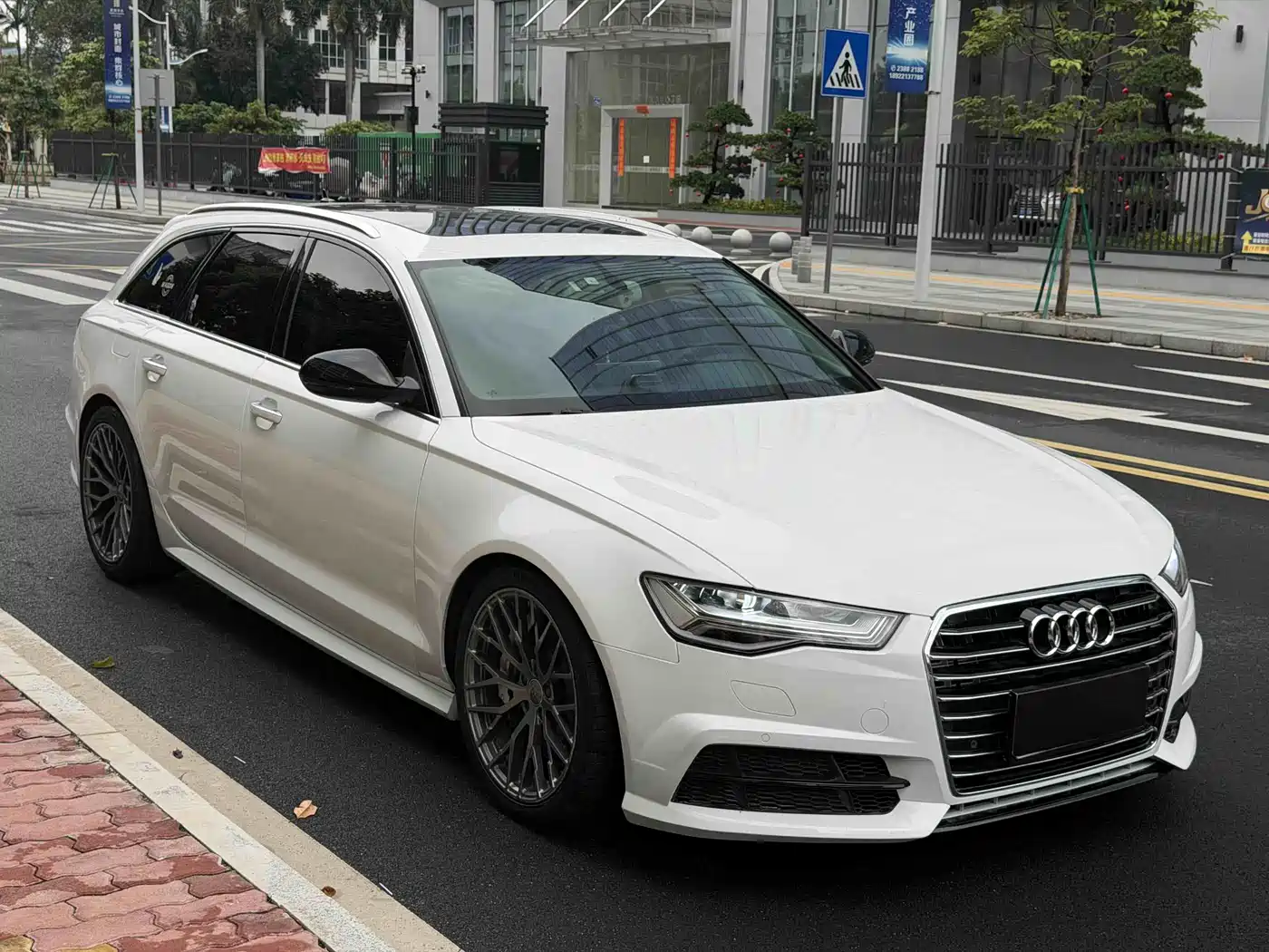 Audi A6 (Import) 2017 Avant 35 TFSI Fashion фото 3