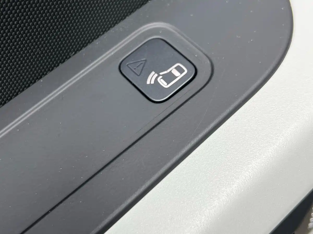 Land Rover Defender 2022 110 P400 X-DYNAMIC HSE фото 14