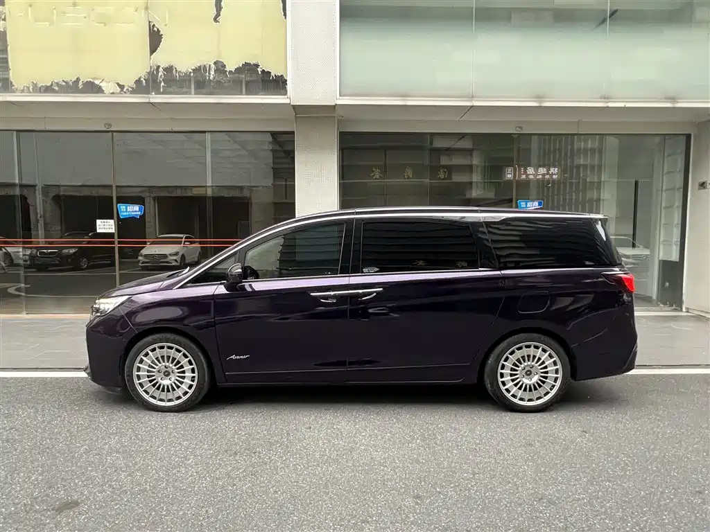 Фото 3 - Buick GL8