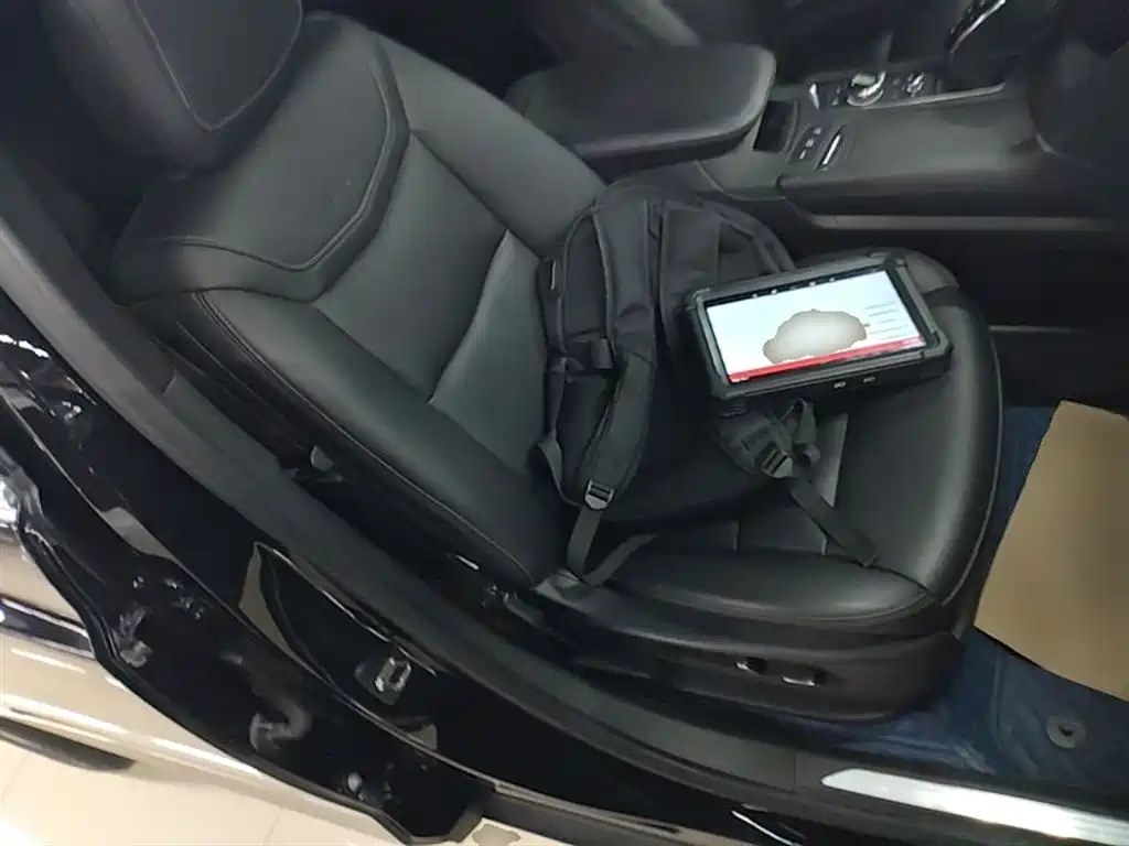 Photo 25 - Cadillac XT5