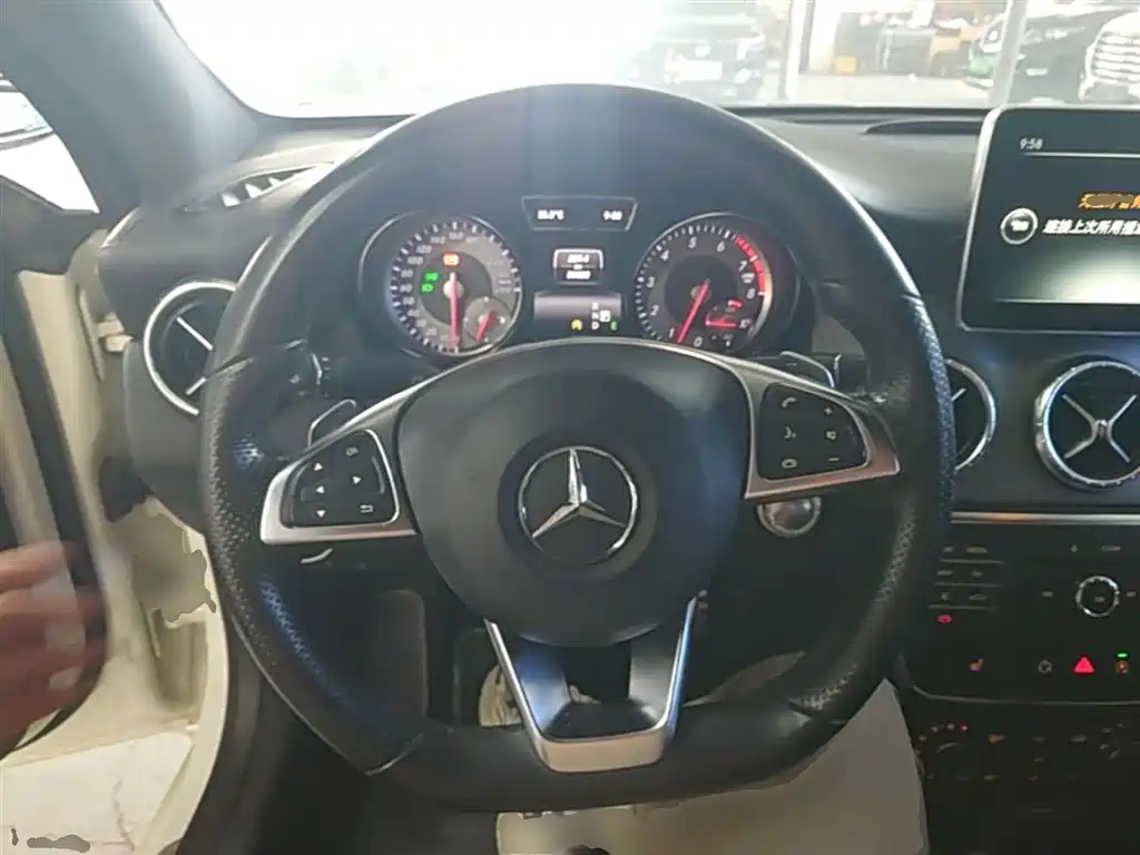 Mercedes-Benz CLA (Import) 2015 2014 CLA 260 4MATIC