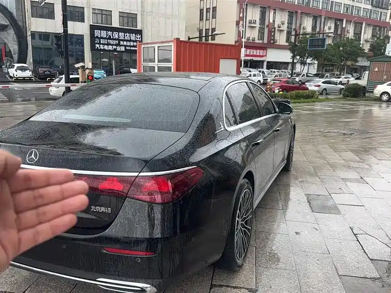 MERCEDES-BENZ E-CLASS