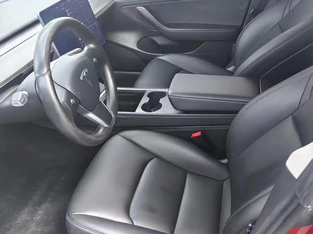 Фото 11 - Tesla Model 3