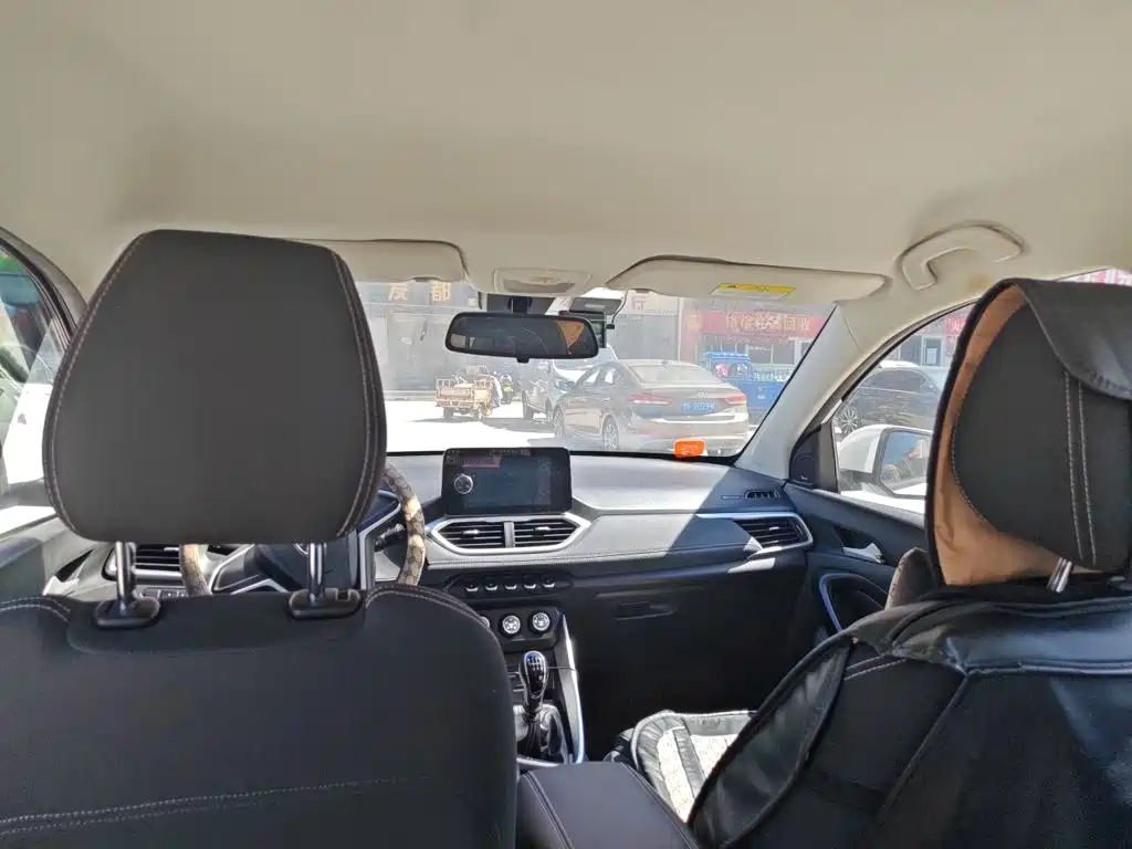 Baojun 530 2019 2019 1.5T Manual Elite (7-seater) China V
