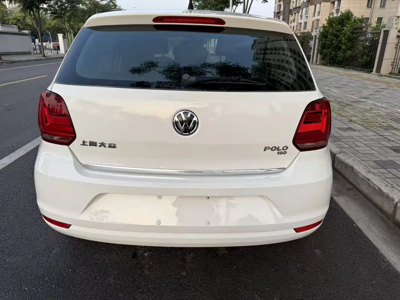 Volkswagen Polo 2016 1.6L Automatic Comfort фото 9