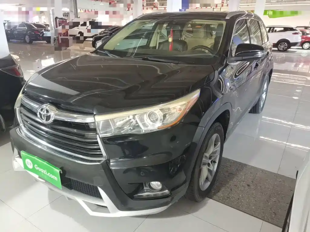 Photo 2 - Toyota Highlander