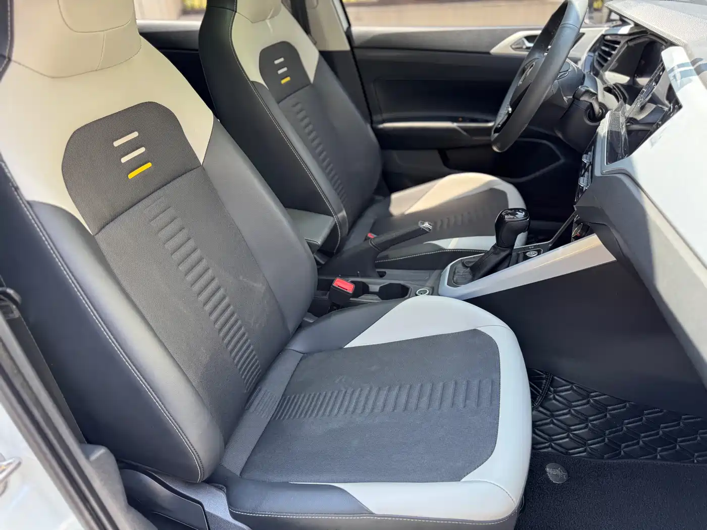 Volkswagen Polo 2023 Plus 1.5L Automatic Colorful Tech Edition фото 10