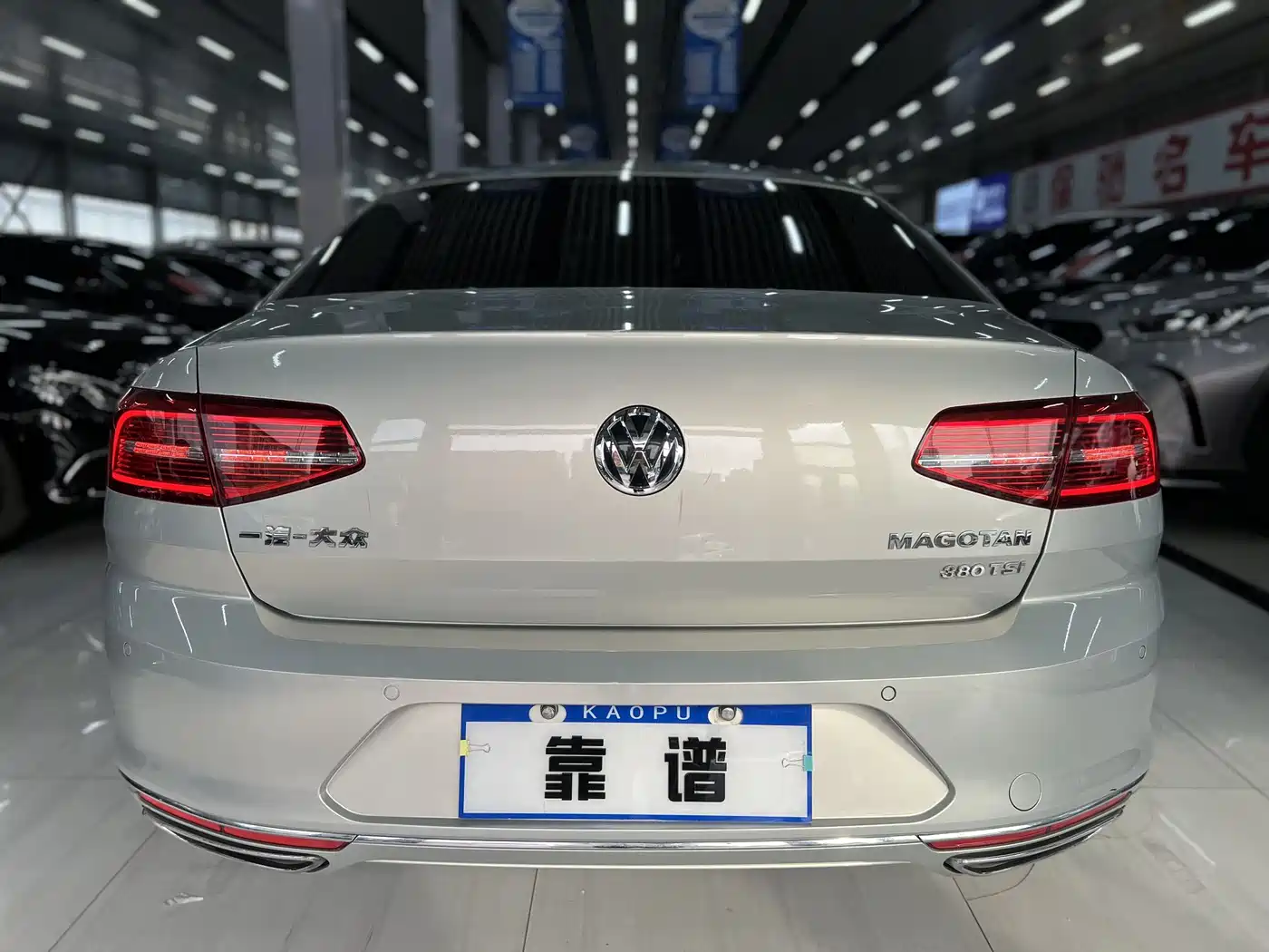 Volkswagen Magotan 2017 380TSI DSG Luxury фото 8
