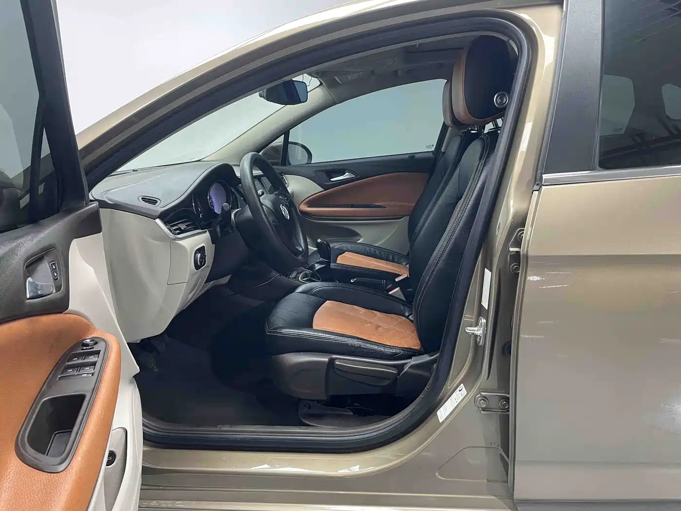 Buick Verano 2015 Sedan 15S Manual Progressive фото 12