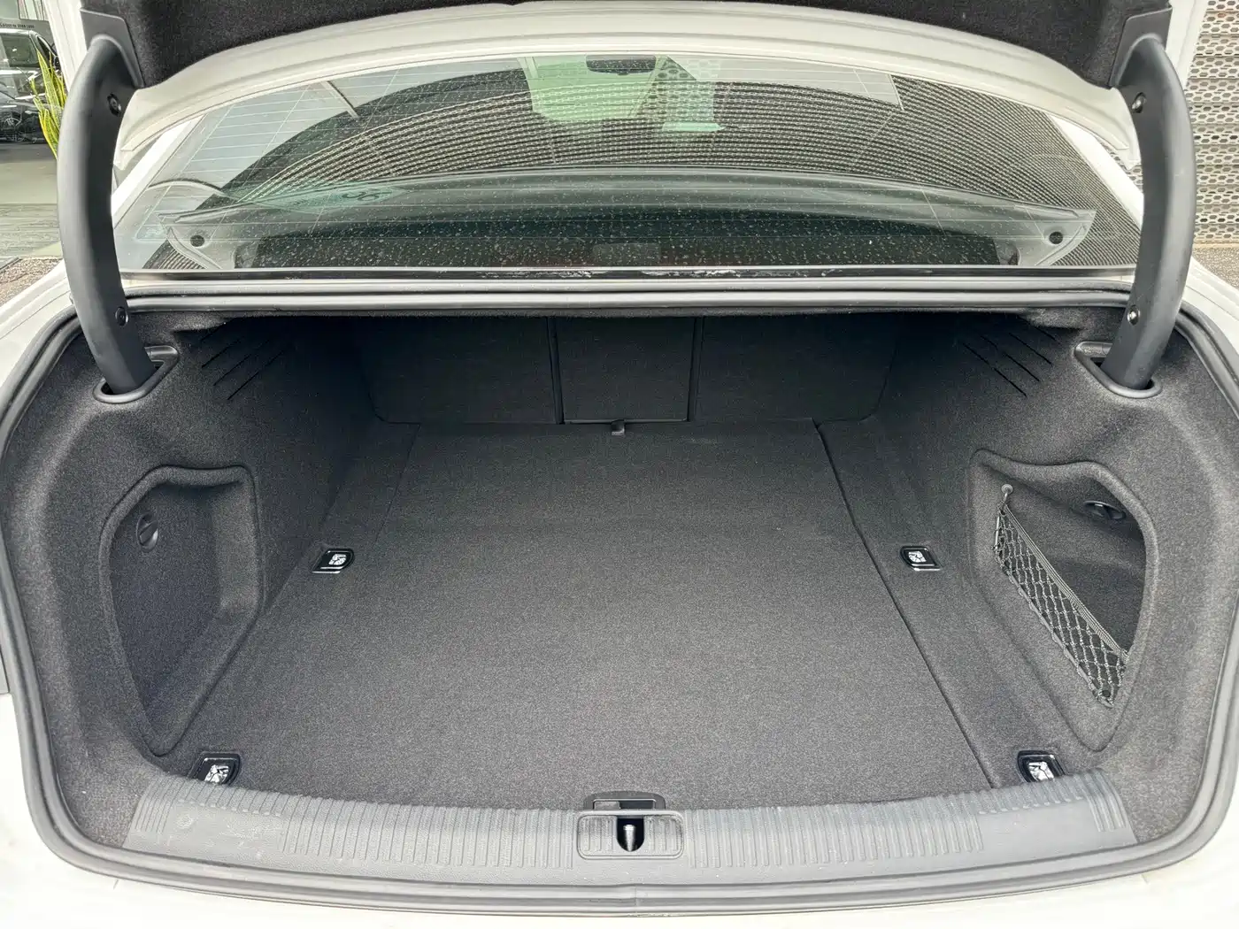 Фото 14 - Audi A4L
