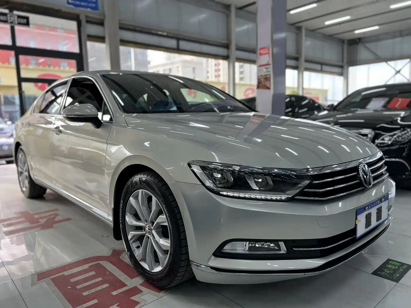 Volkswagen Magotan 2017 380TSI DSG Luxury фото 3