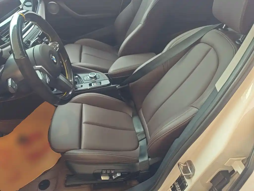 Photo 15 - BMW X2