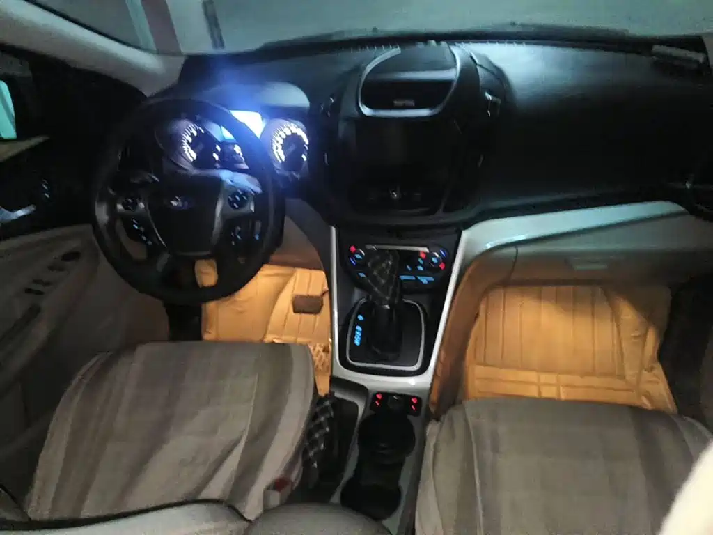 Фото 11 - Ford Kuga
