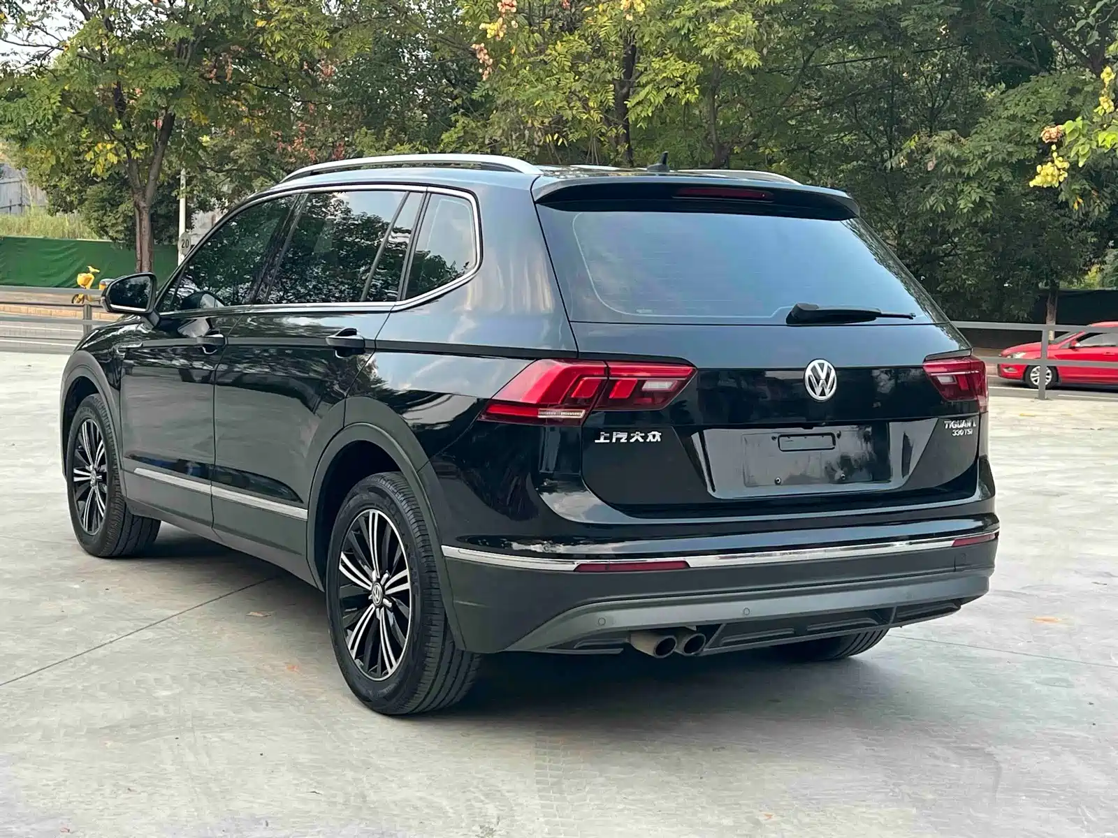 صورة 4 - Volkswagen Tiguan L