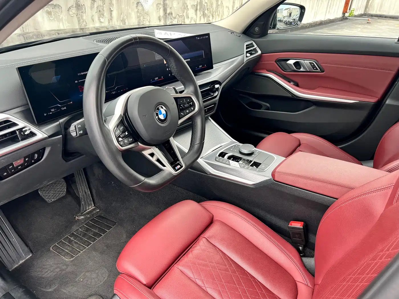 BMW 3 Series 2025 330Li M Sport Night Edition фото 4