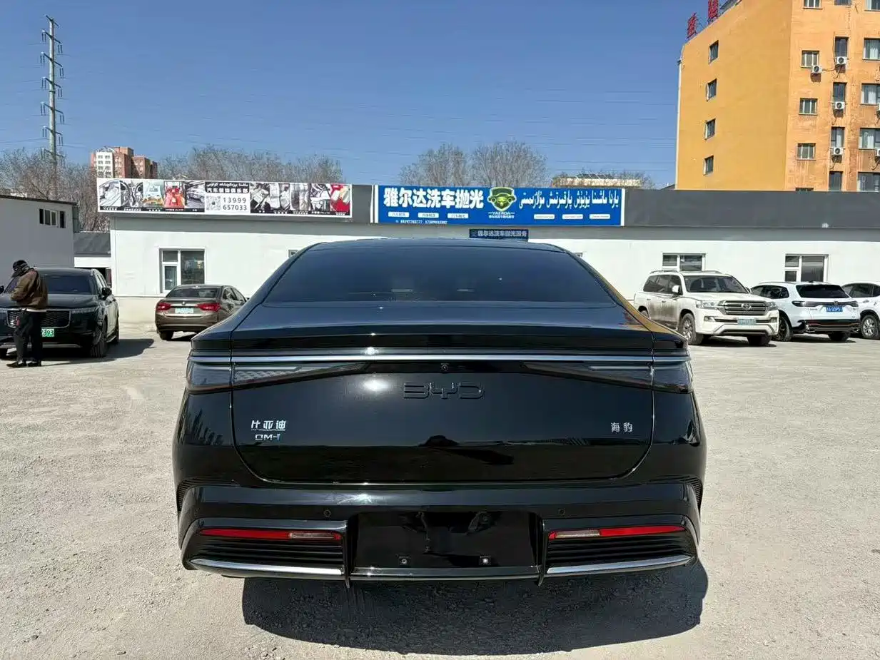 BYD Seal 2023 DM-i 1.5T 121km Premium фото 5