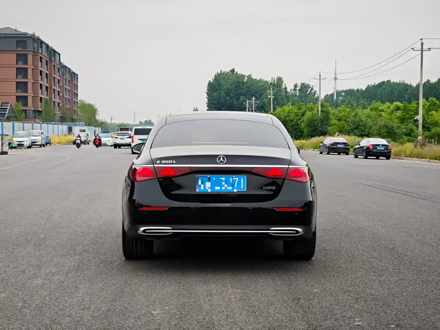 Mercedes-Benz E-Class 2024 E 300 L Fashion фото 8