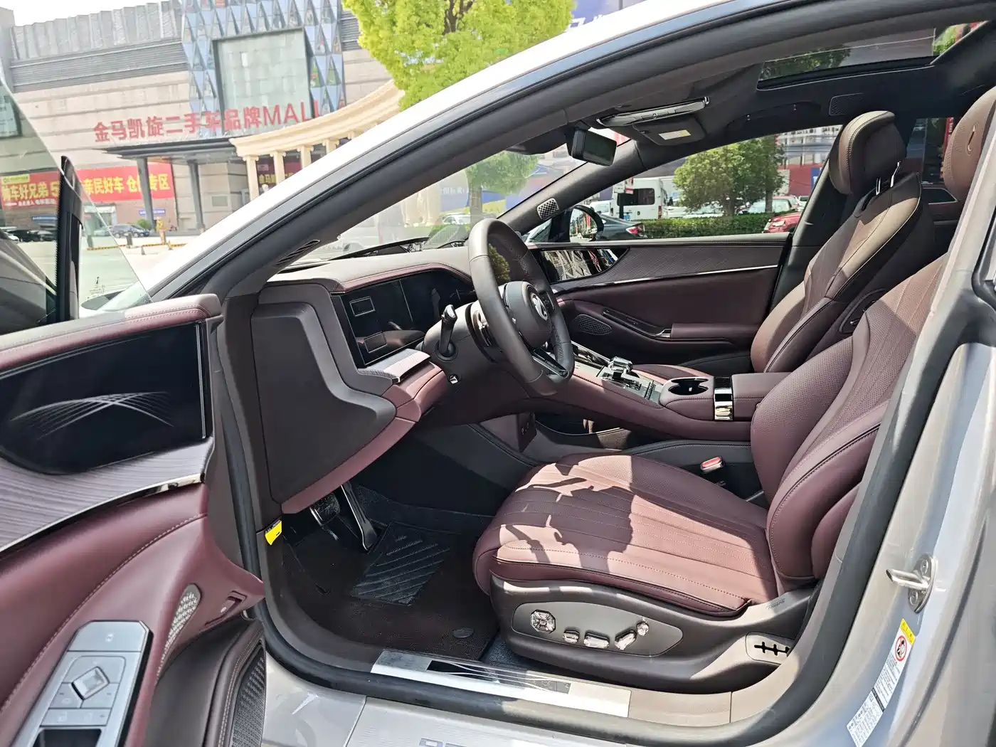 Denza Z9GT 2024 Model 1100 AWD Max Edition фото 10