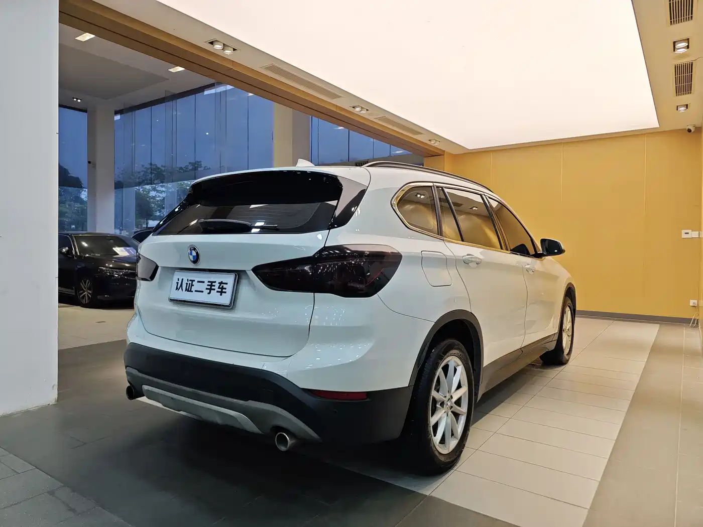 BMW X1 2019 sDrive18Li Fashion Model фото 31