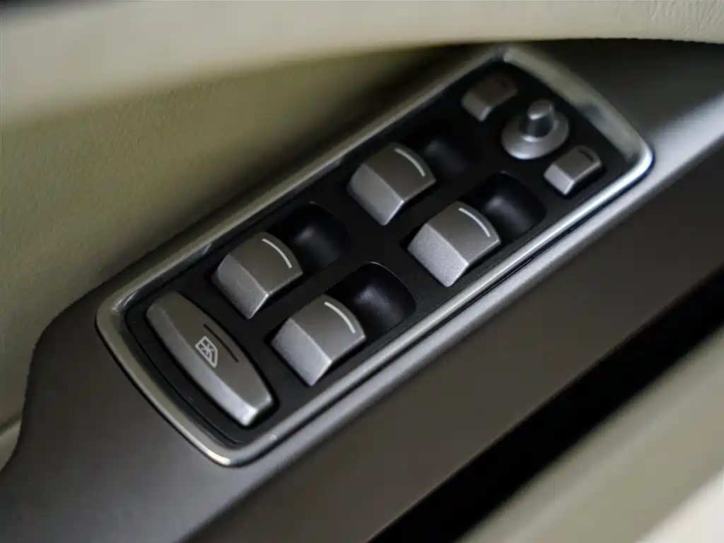 Aston Martin Rapide 2011 2010 6.0L