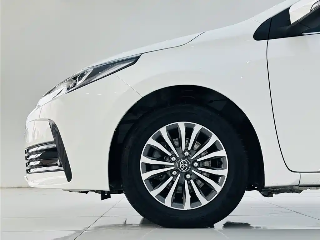Toyota Corolla 2017 Facelift 1.2T S-CVT GL-i фото 10
