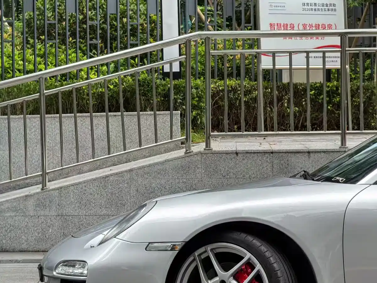 Photo 16 - Porsche 911