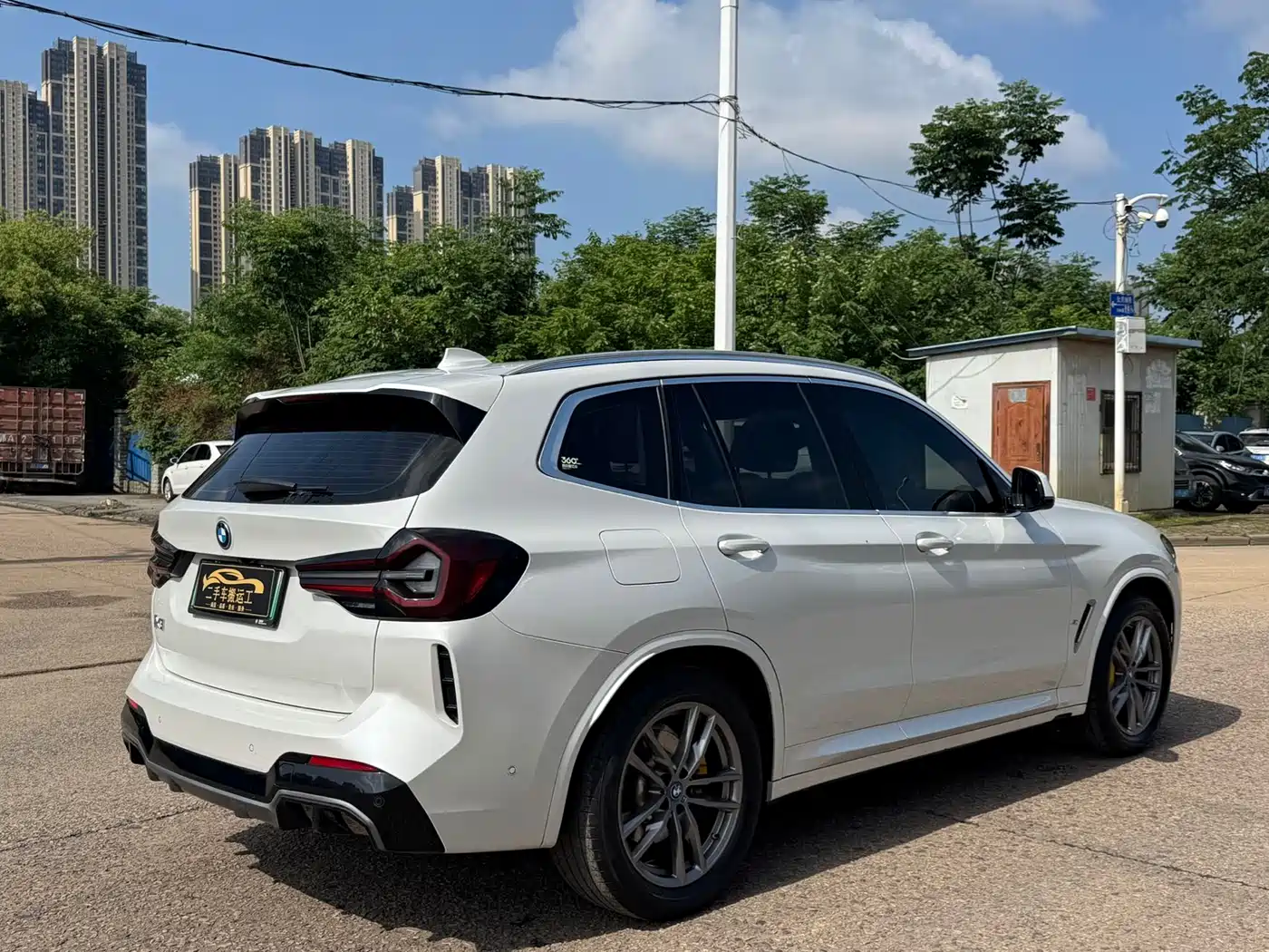 BMW iX3 2022 Leading Edition фото 7