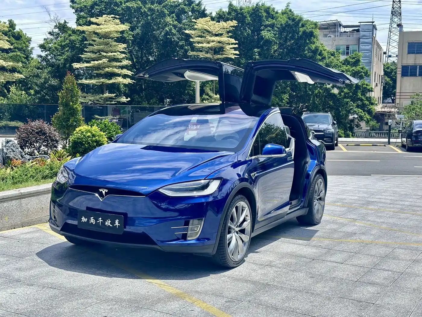 TESLA MODEL X