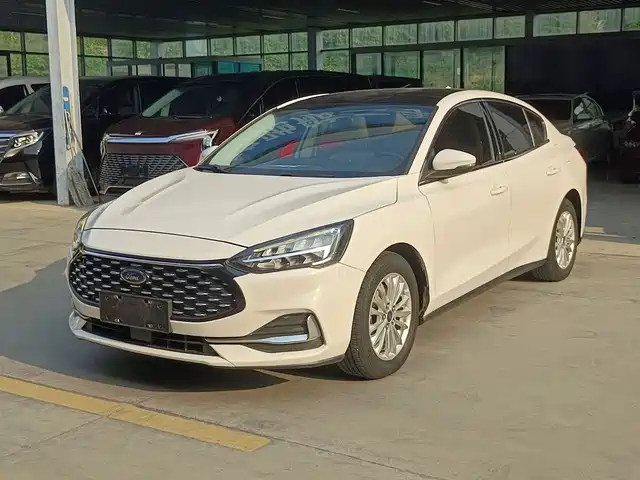 Ford Focus Седан, EcoBoost 180, автомат, Sharp Trend