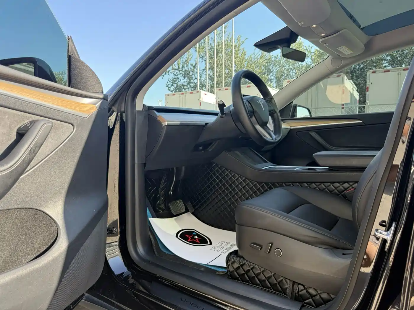 Фото 9 - Tesla Model Y