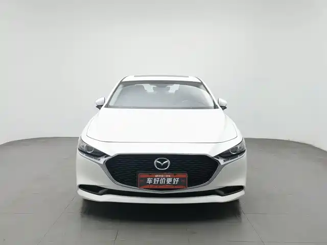 Mazda Mazda3 Axela 2021 2.0L Automatic Quality Shine — фото 3