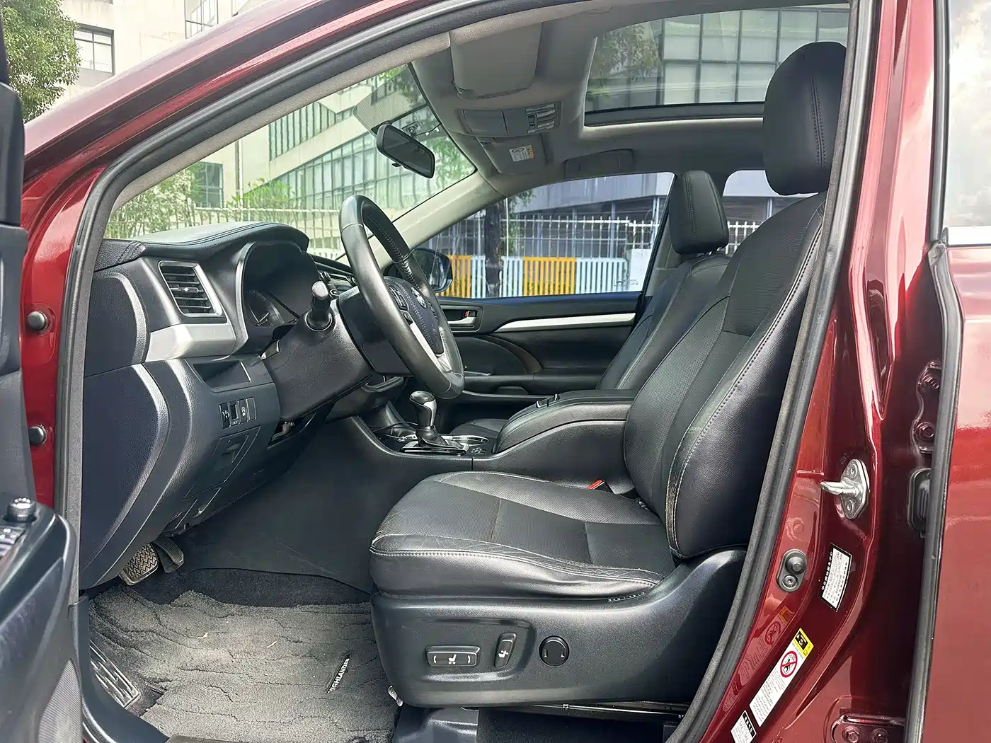 Photo 14 - Toyota Highlander