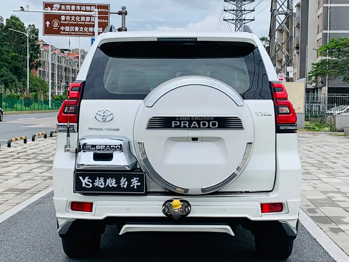 Toyota Prado 2018 3.5L Automatic TX-L NAVI Rear-mounted Spare Tire фото 4