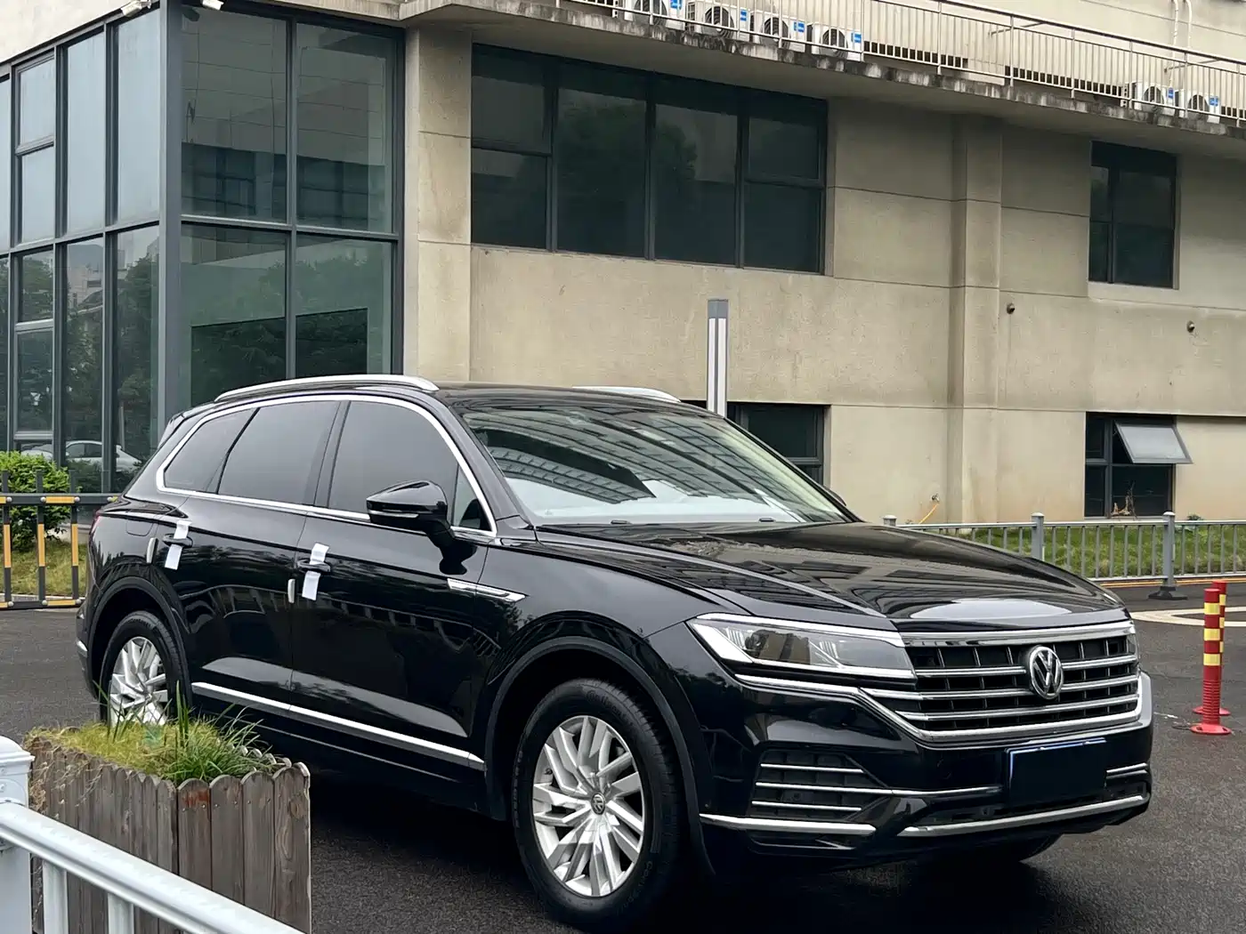 Volkswagen Touareg 2019 2.0TSI Sharp Wing Edition China VI фото 3