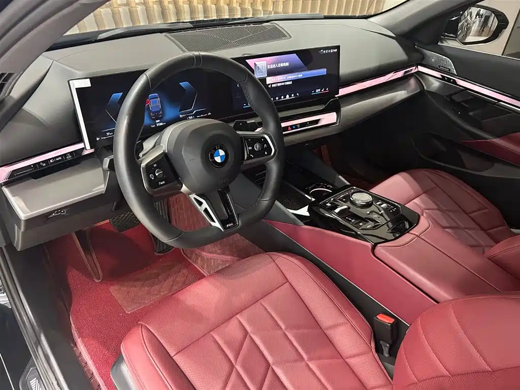 BMW 5 Series 2025 530Li Leading M Sport Package фото 7