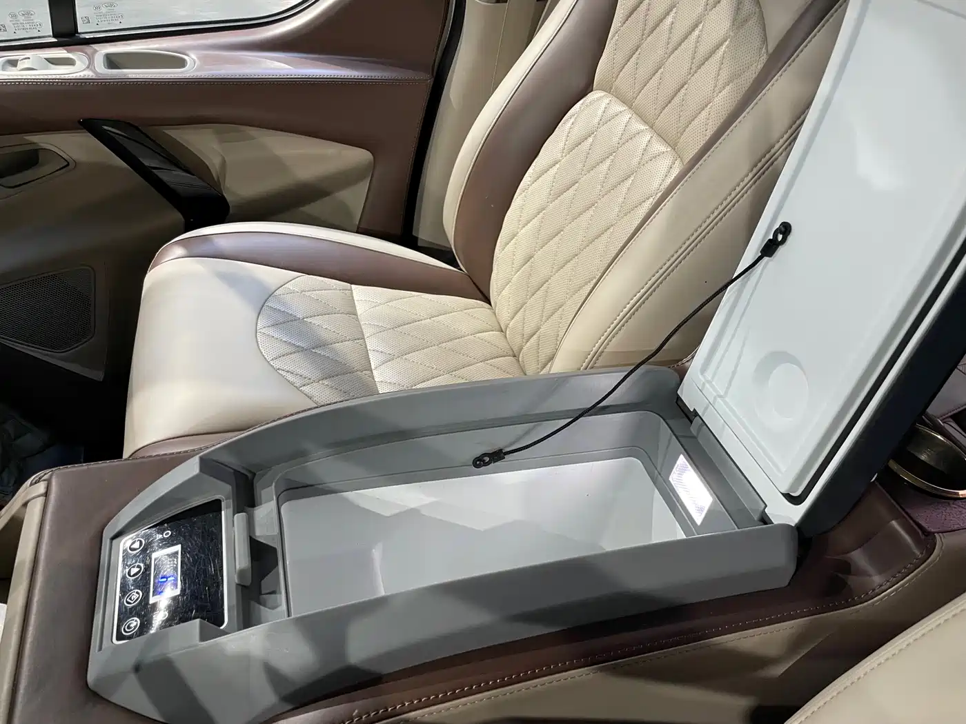 Ford Tourneo 2020 2020 2.0T Auto Elite Edition China VI