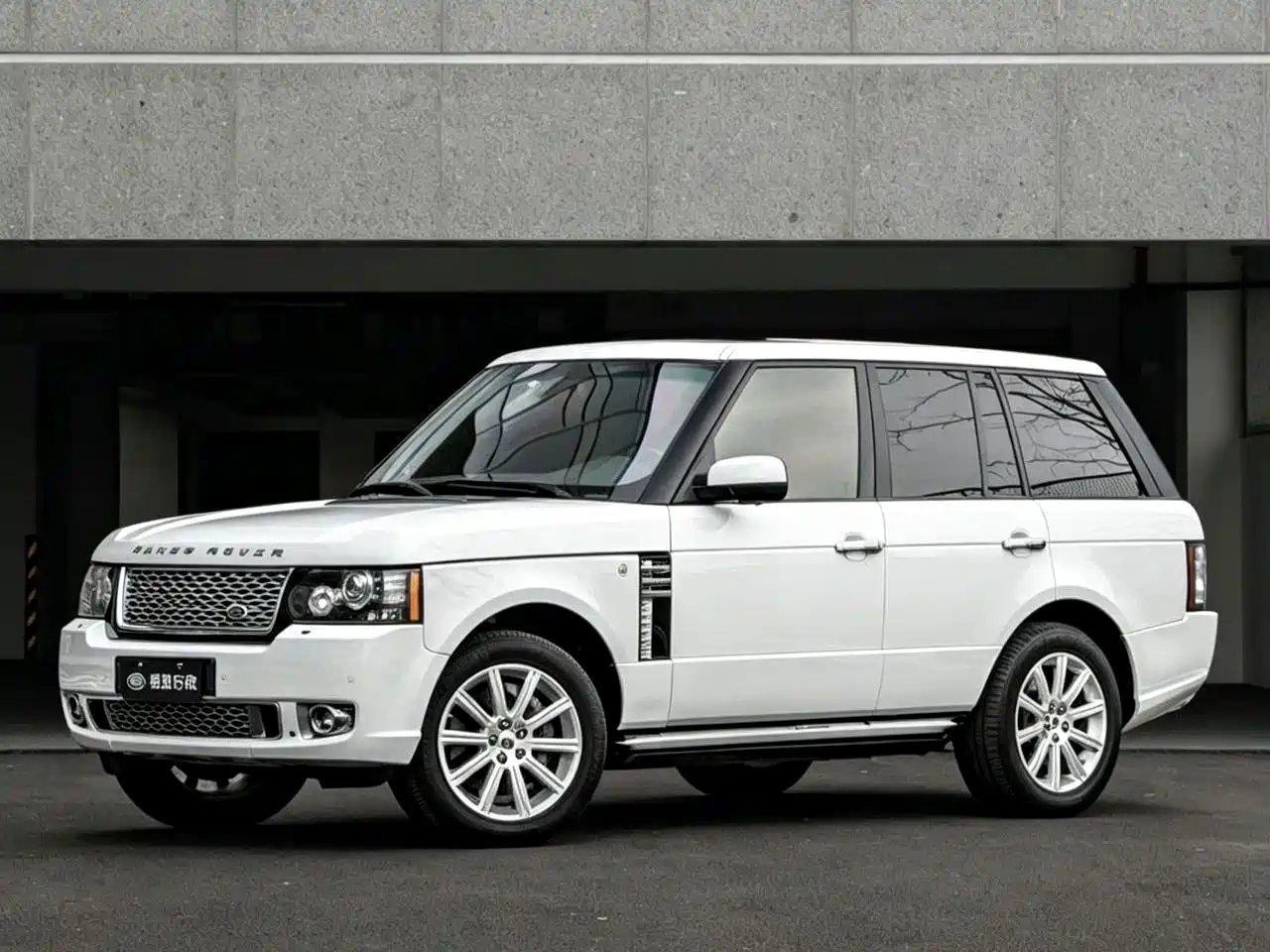 Photo 1 - Land Rover Range Rover
