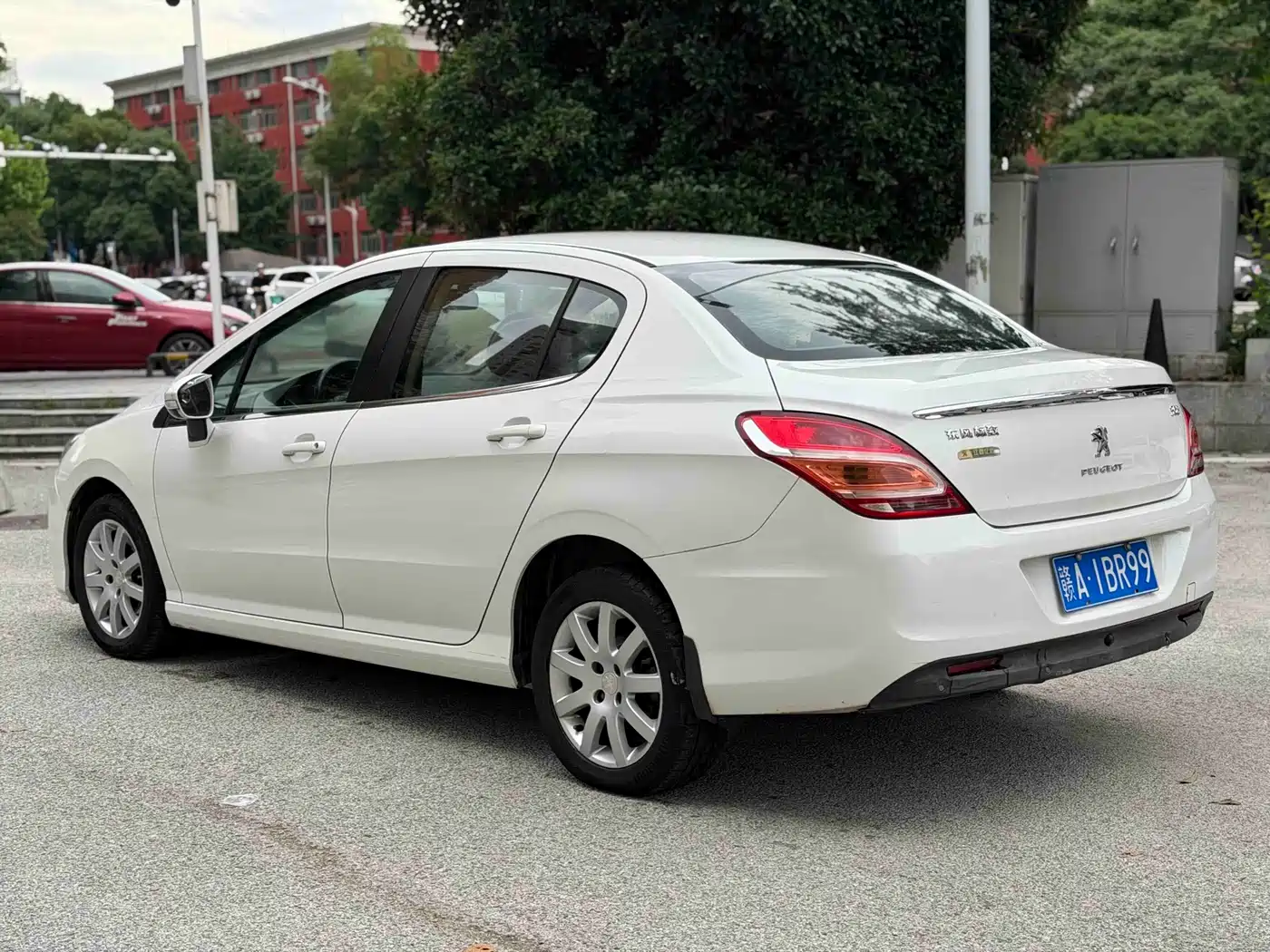 Peugeot 308 2014 Model Joy Edition Classic 1.6L Automatic Superior Style фото 6