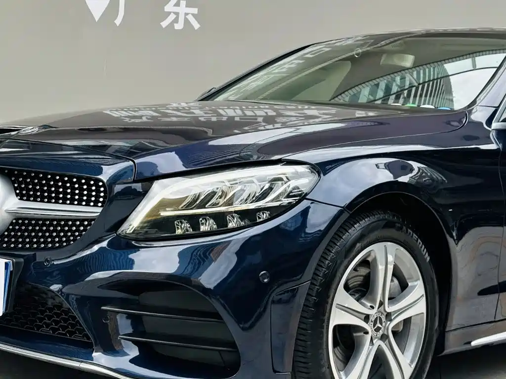 Фото 19 - Mercedes-Benz C-Class