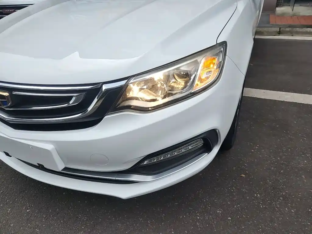 Фото 24 - Geely Vision