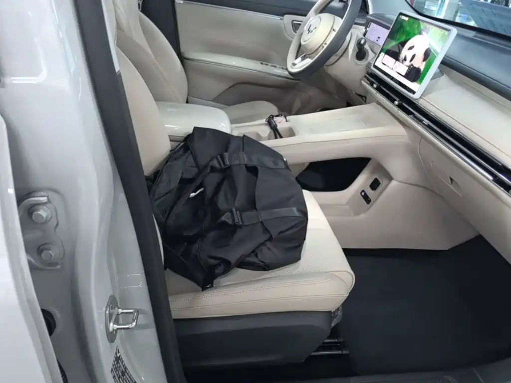 Wuling Motors Wuling Bingo S 2026 2025 Model 325km Flagship Edition