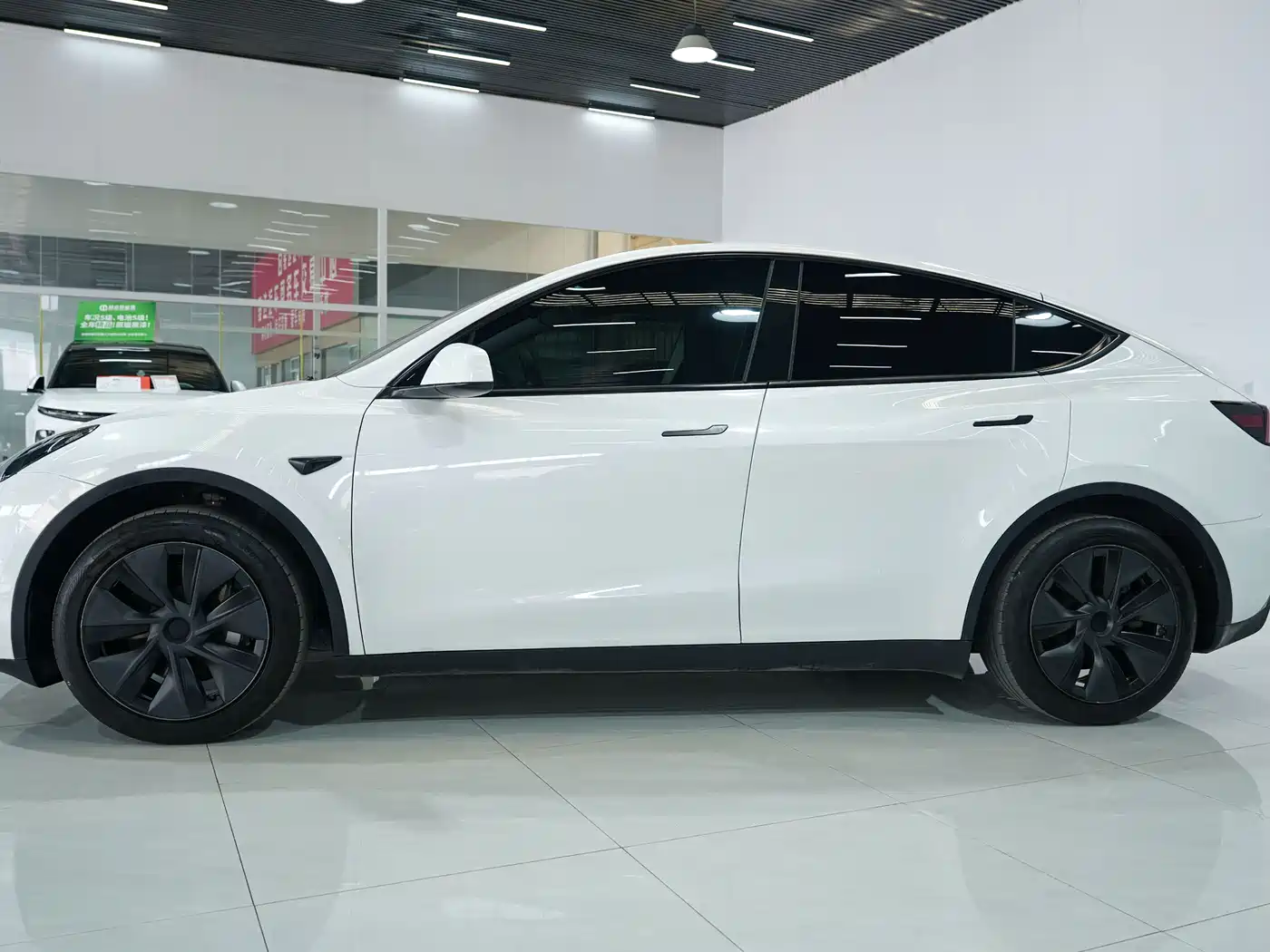 Фото 2 - Tesla Model Y