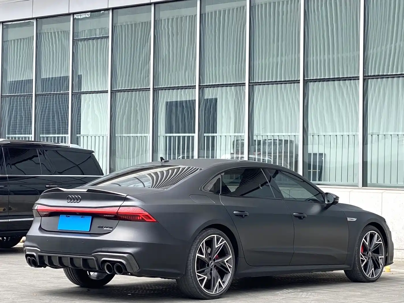 Audi A7L 2023 45 TFSI quattro S-line Black Warrior Edition фото 7