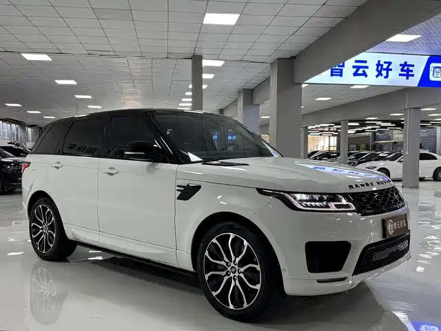 Land Rover Range Rover Sport 2022 3.0 L6 Gloss Black Edition — фото 3