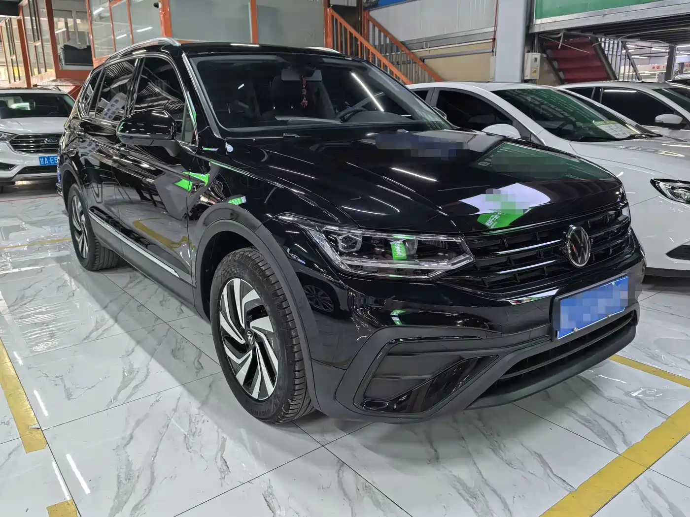 Volkswagen Tiguan L 2024 Outstanding 300TSI Auto 2WD Dragon Soaring Edition фото 3