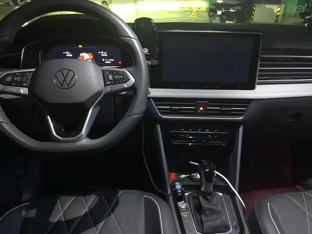 Фото 5 - Volkswagen Tiguan L