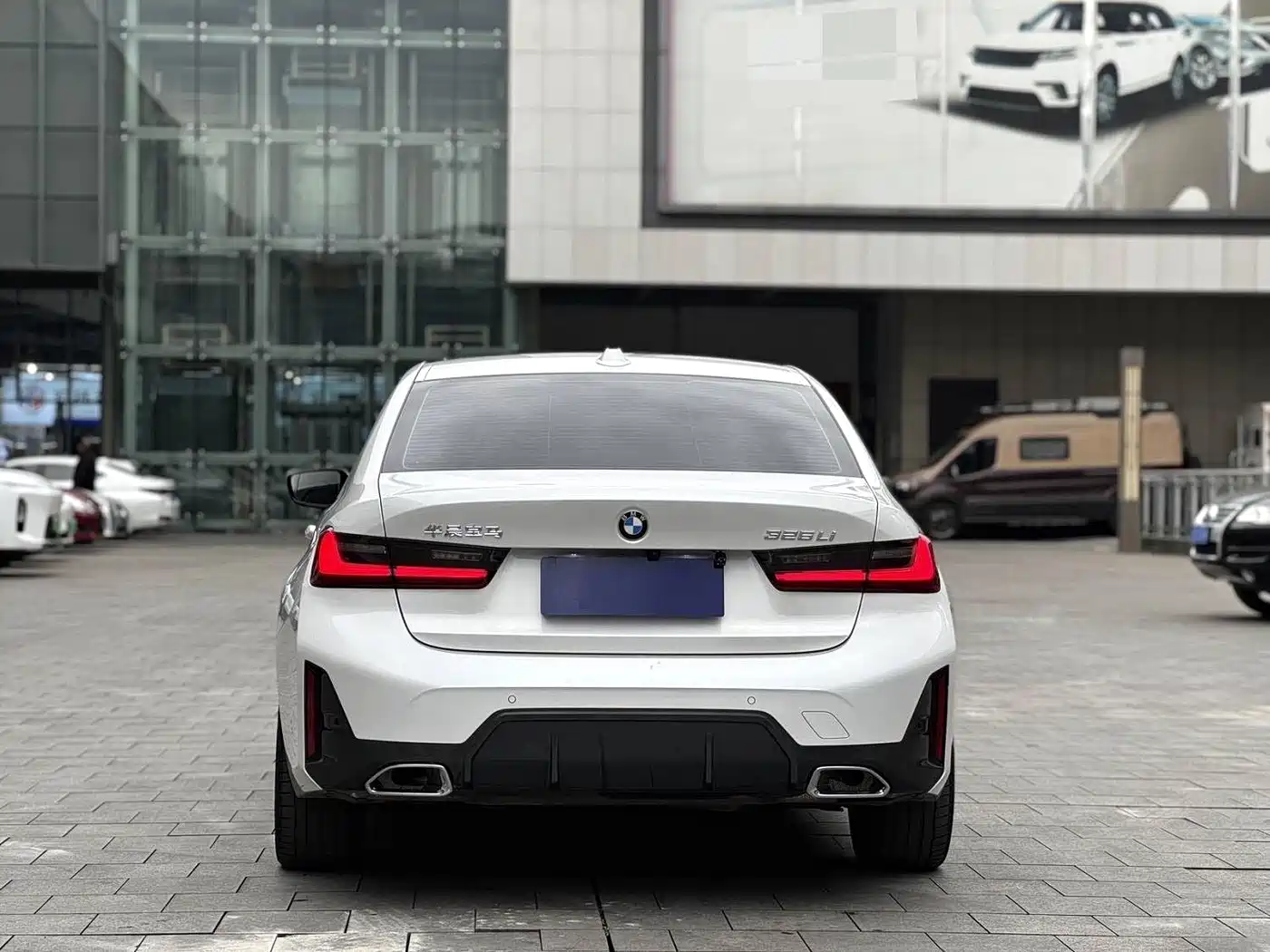 BMW 3 Series 2023 325Li M Sport Package фото 8