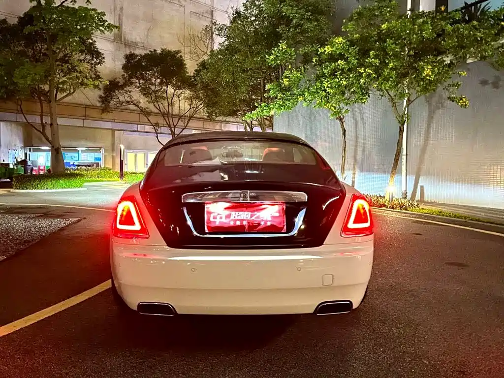 Фото 12 - Rolls-Royce Wraith