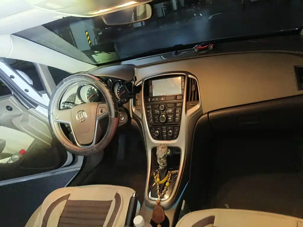 Фото 12 - Buick Excelle
